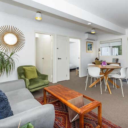 2 Bedroom Home Away From Home Near Cbd & Private Parking Hamilton Buitenkant foto