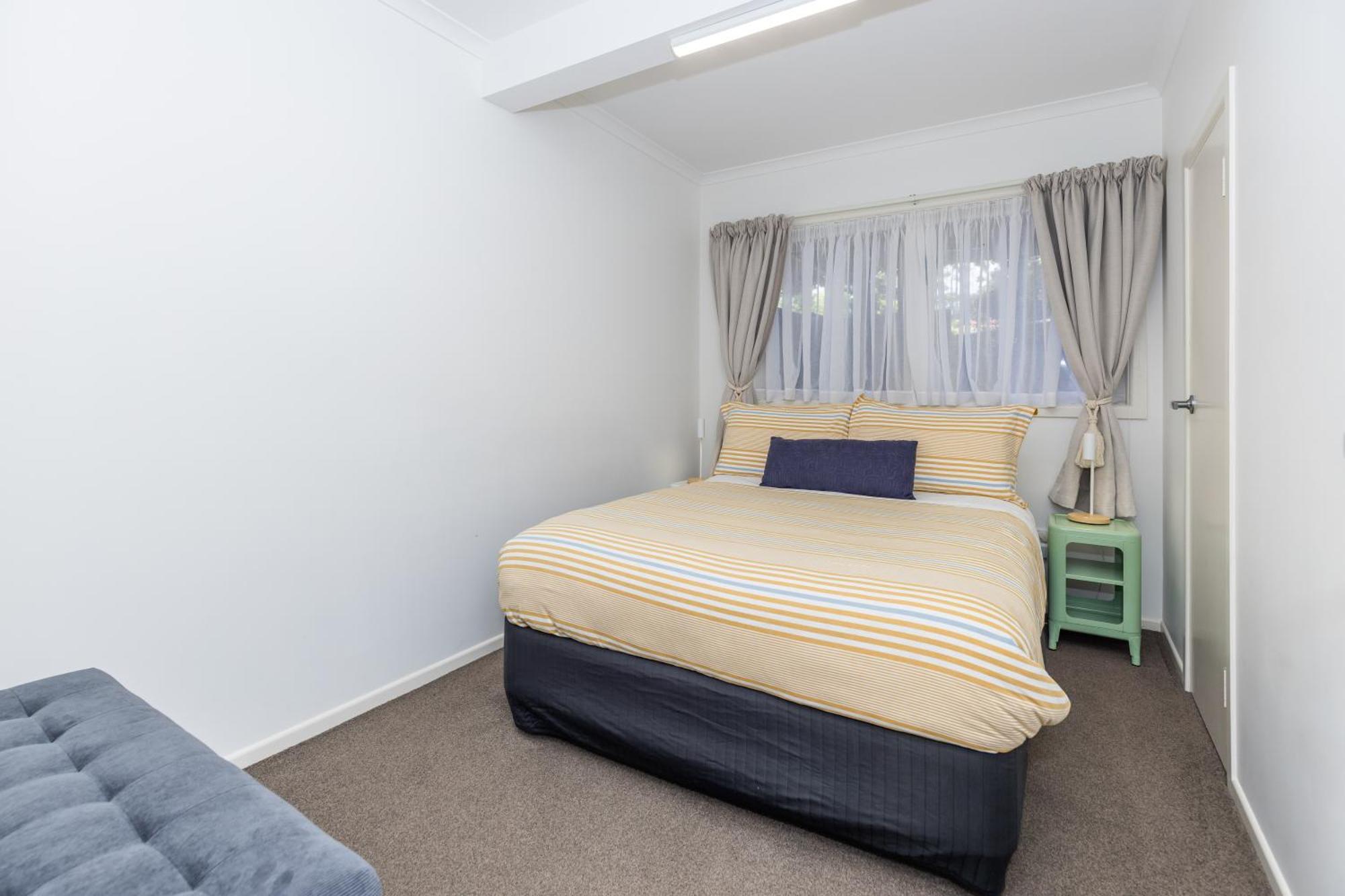 2 Bedroom Home Away From Home Near Cbd & Private Parking Hamilton Buitenkant foto